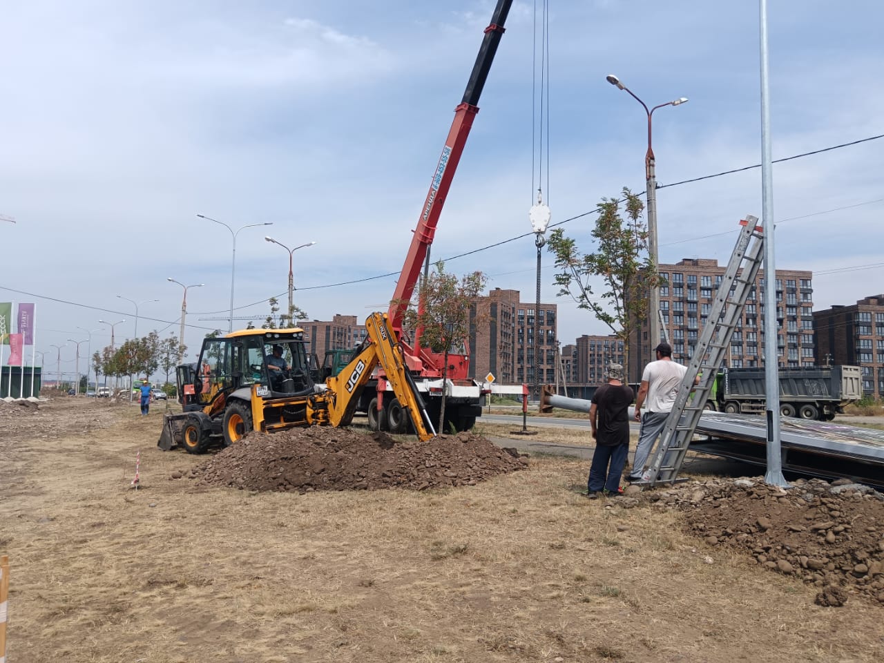 Услуги экскаватора - погрузчика  Краснодарский край